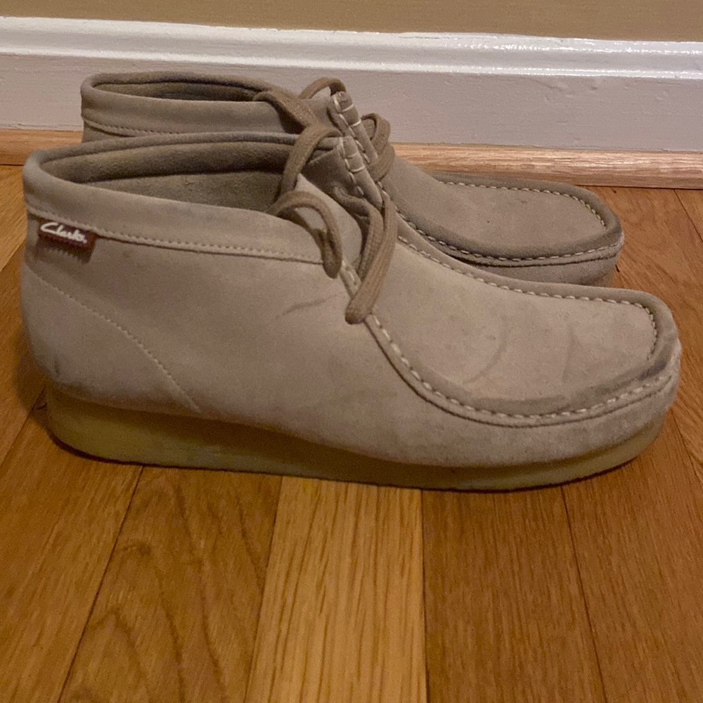 Clark’s Wallabees Size 7.5
